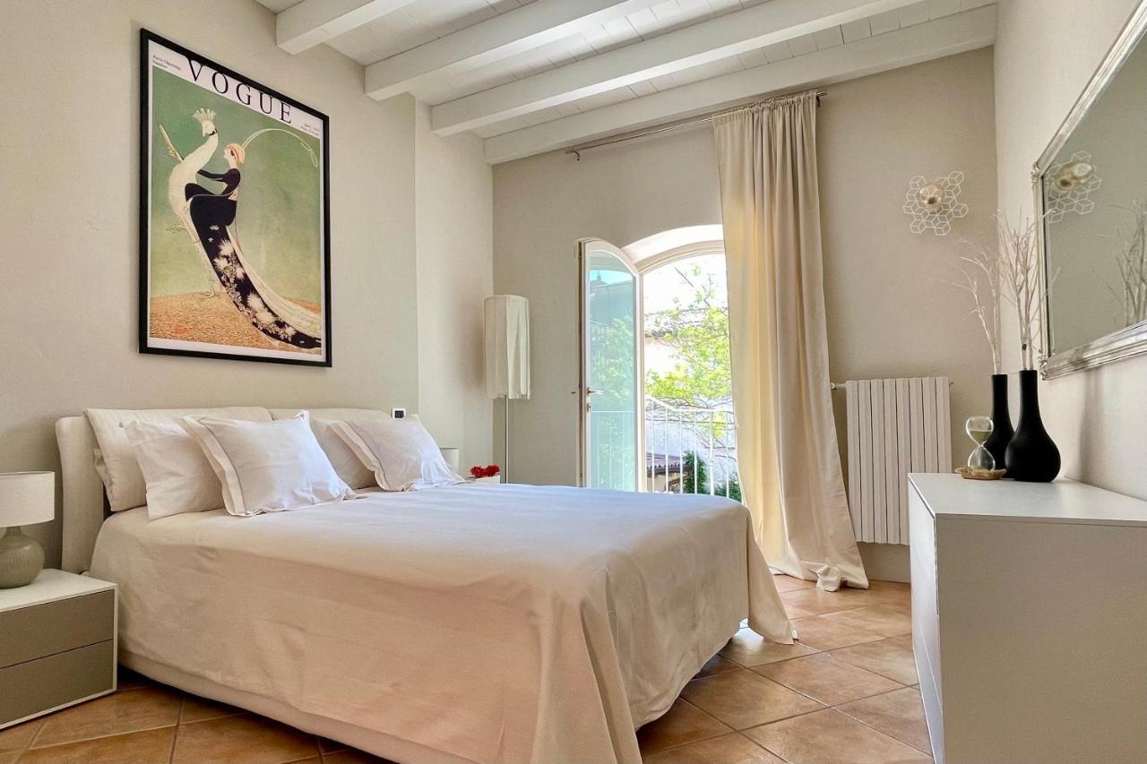 Borgo Dei Sogni Apartment San Felice del Benaco Luaran gambar