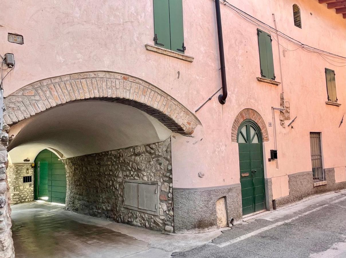 Borgo Dei Sogni Apartment San Felice del Benaco Luaran gambar