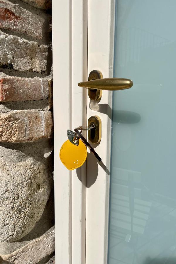 Borgo Dei Sogni Apartment San Felice del Benaco Luaran gambar