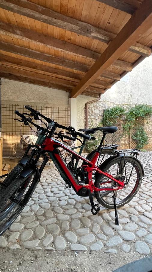 Borgo Dei Sogni Apartment San Felice del Benaco Luaran gambar