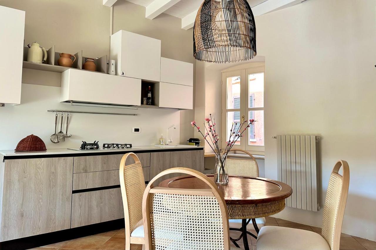 Borgo Dei Sogni Apartment San Felice del Benaco Luaran gambar