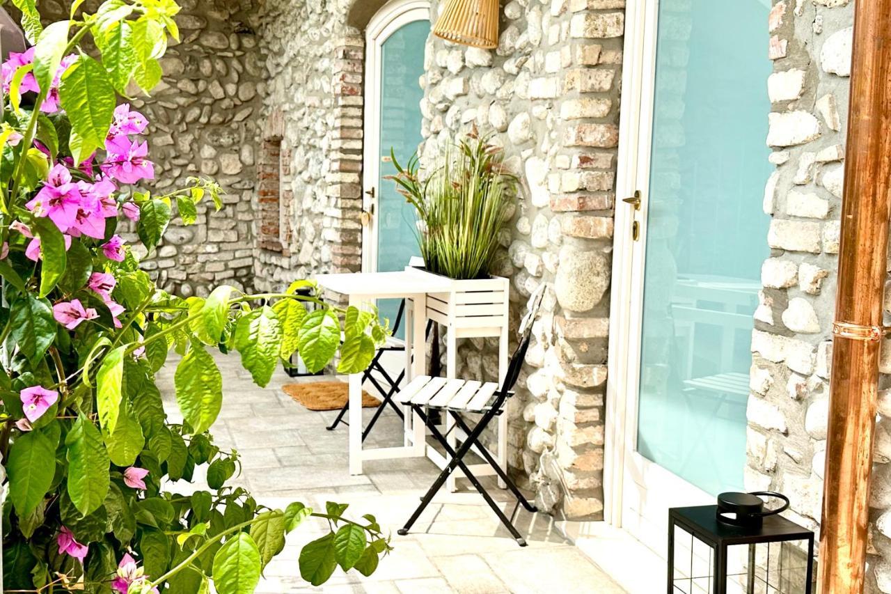 Borgo Dei Sogni Apartment San Felice del Benaco Luaran gambar