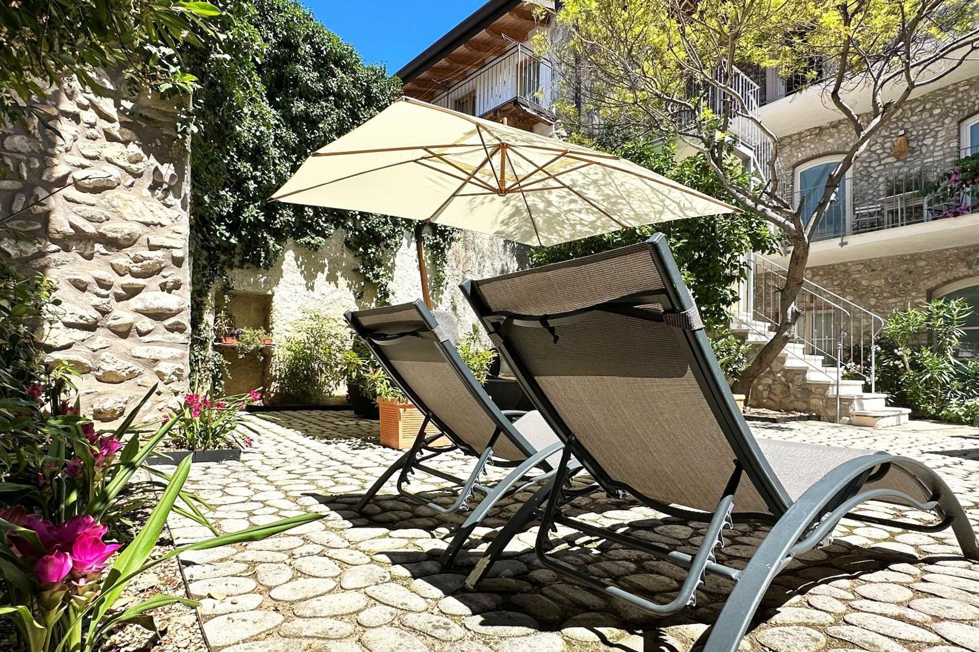 Borgo Dei Sogni Apartment San Felice del Benaco Luaran gambar